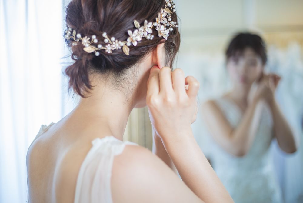 新婦＿お仕度中