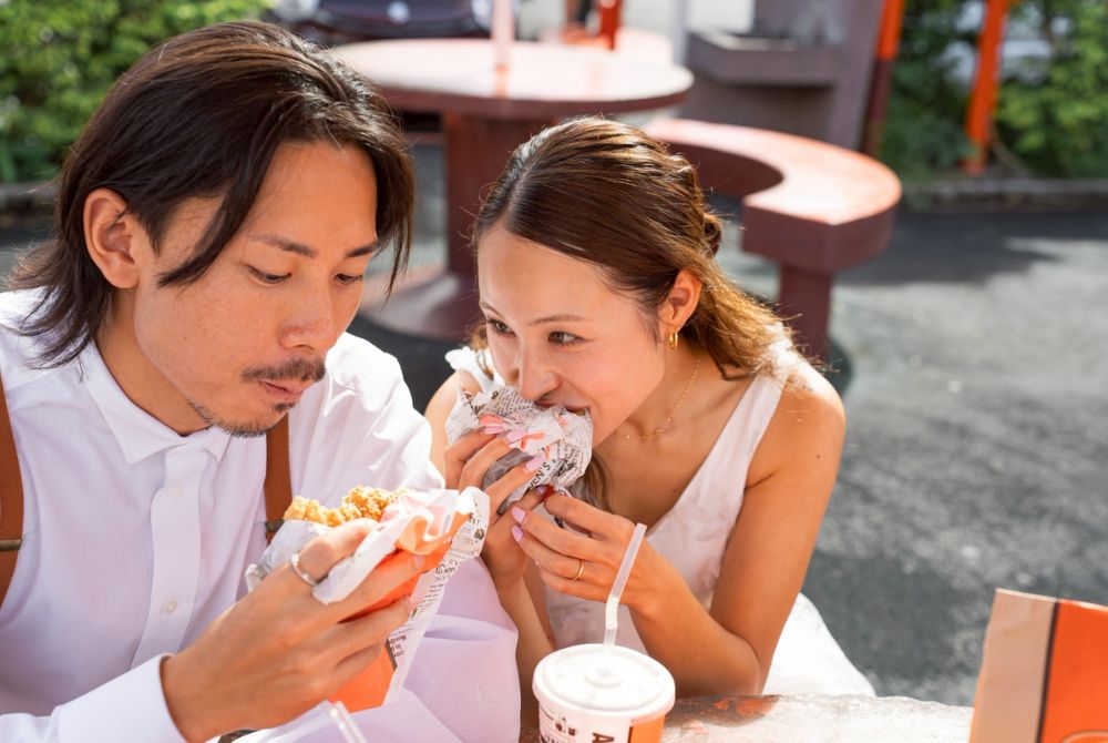 A&Wでカップルが食事